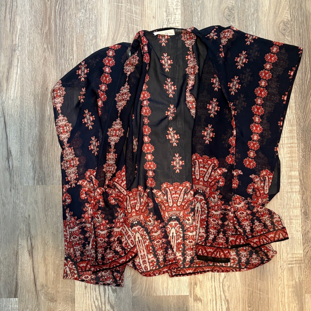 Love Tree Black and Red Patterned Kimono